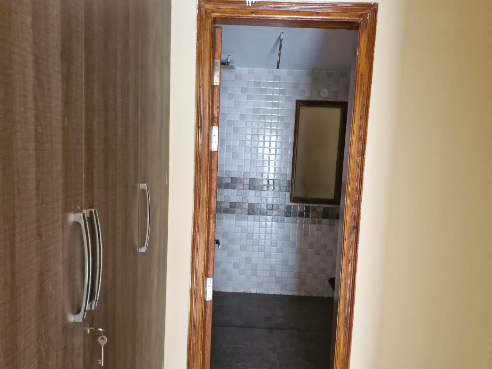 3 BHK + Pooja Room,Servant Room,Study Room,Extra Room Builder Floor For Rent in Sushant Lok 2