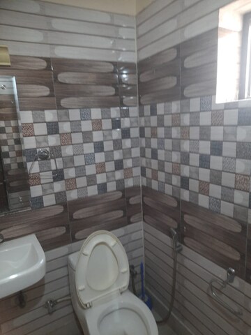 Bathroom in 2 BHK Builder Floor at MVL IPark, Sector 15 – for Rent