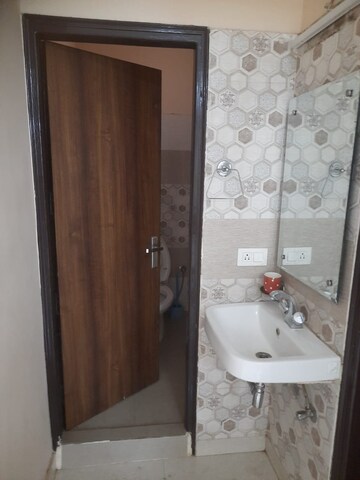 Bathroom in 2 BHK Builder Floor at MVL IPark, Sector 15 – for Rent