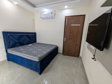 Bedroom in 1 BHK Builder Floor at Unitech South City 1, South City 1 – for Rent