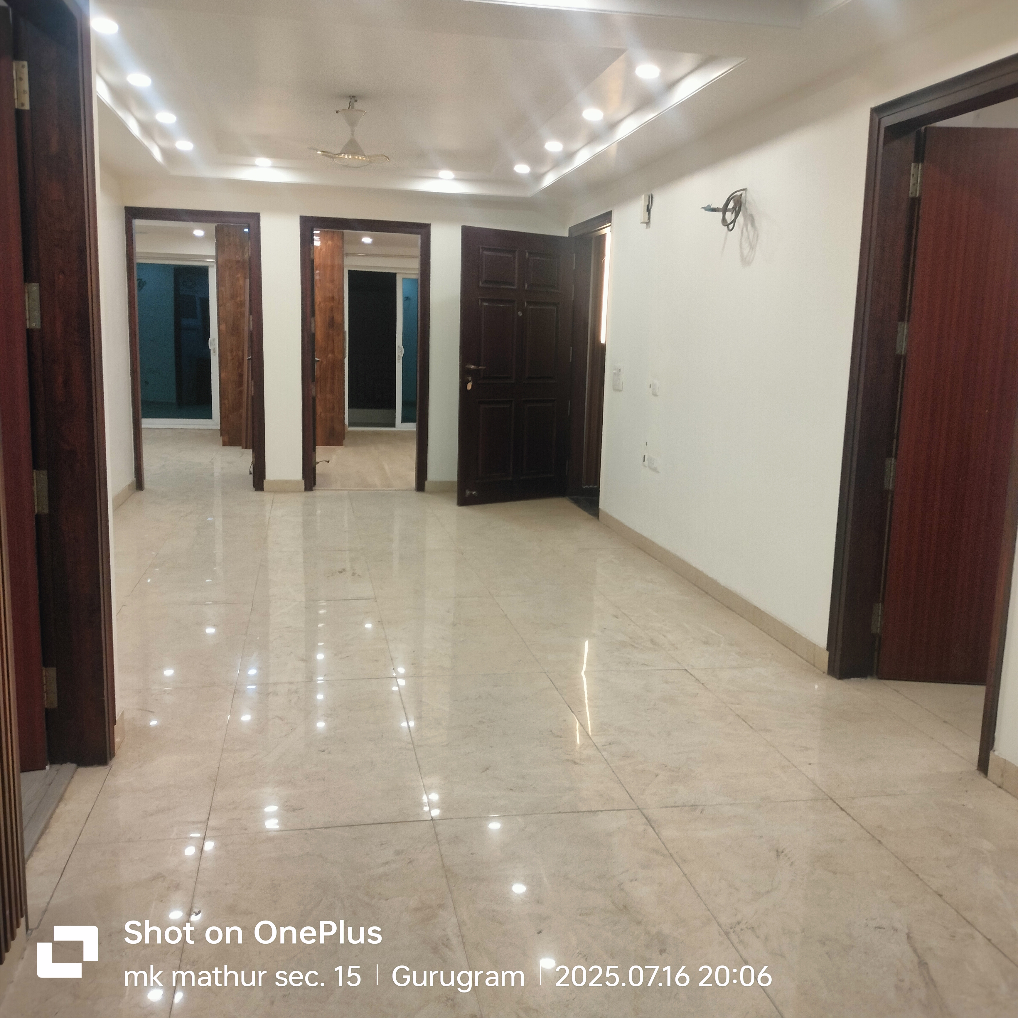 3 BHK 2200 Sq.Ft. Builder Floor in AKD Tower