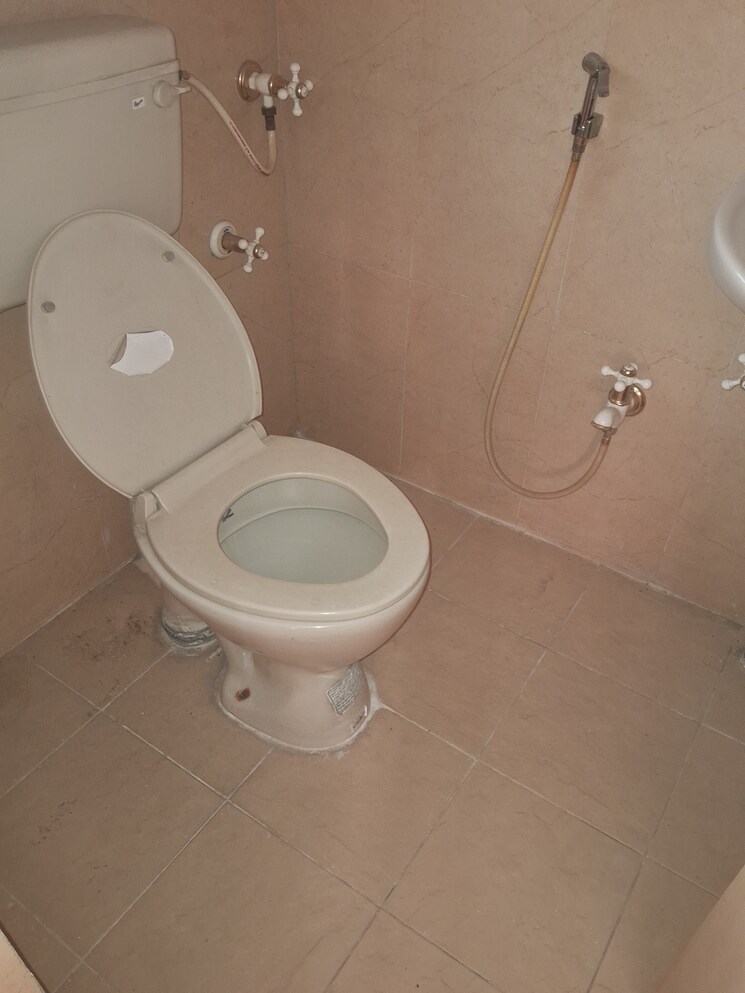 Bathroom, aundh 2 Bedroom 1100 Sq.Ft. Apartment In Aundh Pune 8961520