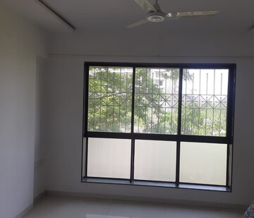 Room in 2 BHK Apartment at Tridhaatu Morya, Chembur – for Rent