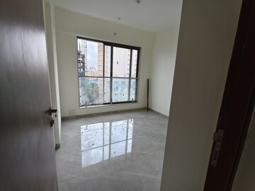 Room in 3 BHK Apartment at Hubtown Seasons, Chembur – for Rent