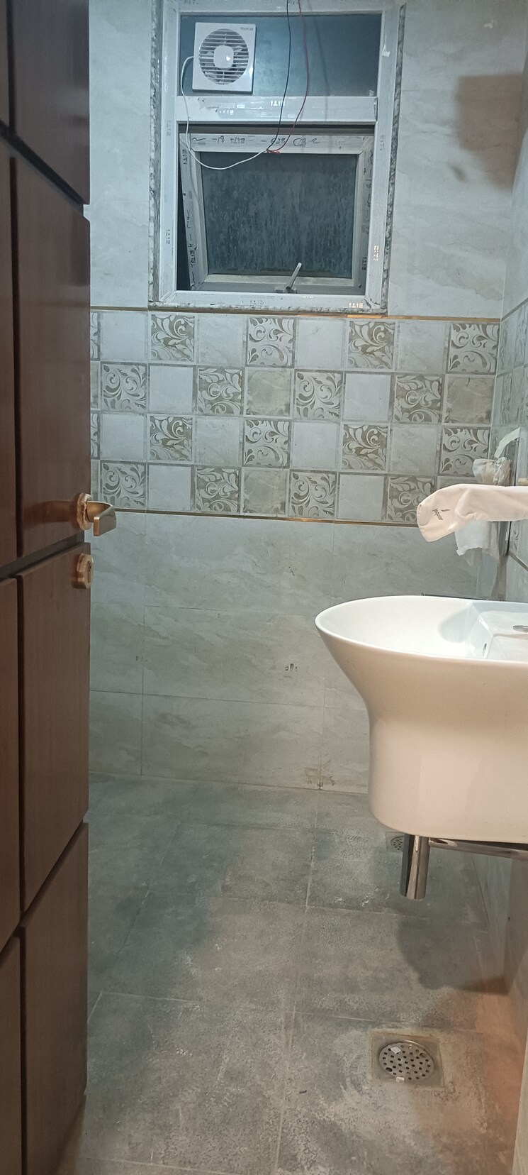 Bathroom, sector 41 3 Bedroom 180 Sq.Mt. Villa In Sector 41 Noida 8961589
