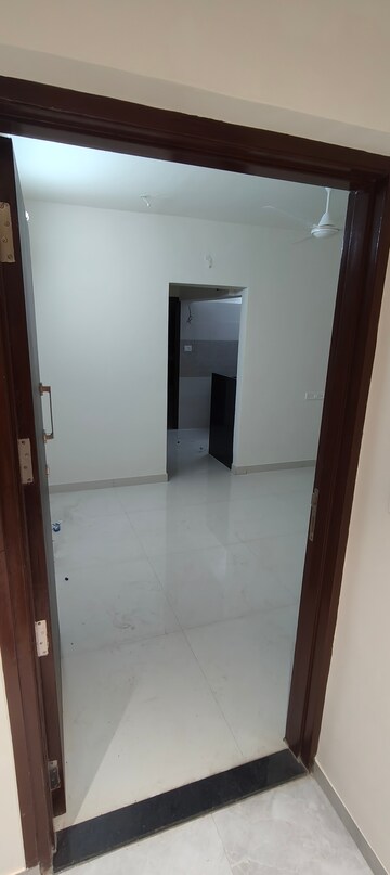 Room in 1 BHK Builder Floor at Dinaco Darshan CHS, Dahisar West – for Rent