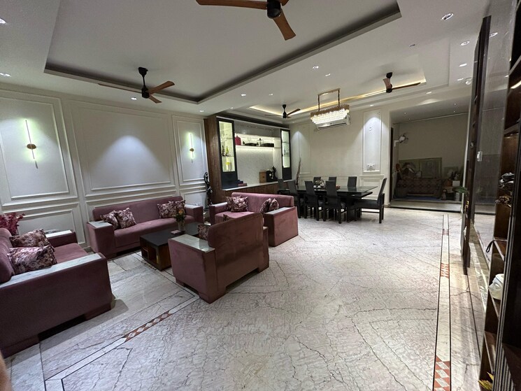 Living Room, sector 41 3 Bedroom 180 Sq.Mt. Villa In Sector 41 Noida 8961597