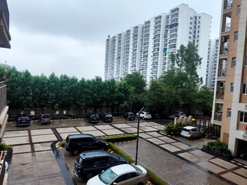 Parking in 3 BHK Apartment at Omaxe The Palace, Gomti Nagar – for Rent