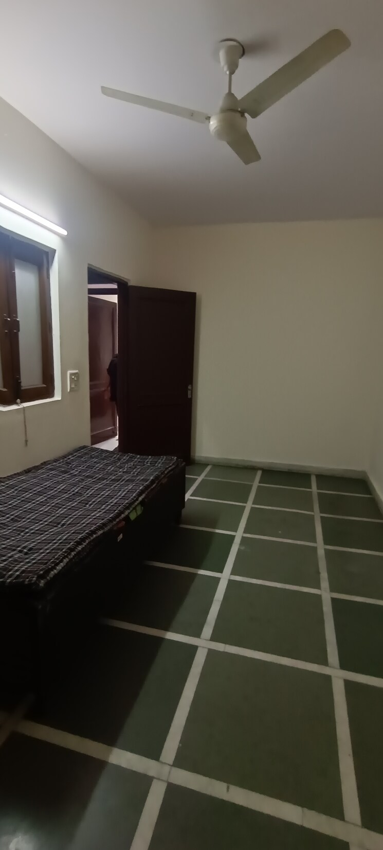 Bedroom, kalkaji 1.5 Bedroom 600 Sq.Ft. Builder Floor In Kalkaji Delhi 8961637