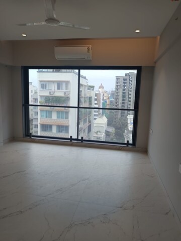 Room in 3.5 BHK Apartment at ZYJ Sequoia, Santacruz West – for Rent