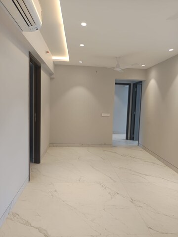 Room in 3.5 BHK Apartment at ZYJ Sequoia, Santacruz West – for Rent