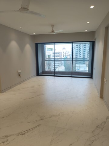 Room in 3.5 BHK Apartment at ZYJ Sequoia, Santacruz West – for Rent