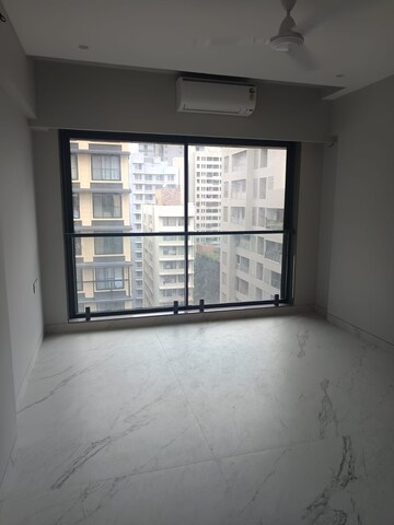 Room in 3.5 BHK Apartment at ZYJ Sequoia, Santacruz West – for Rent