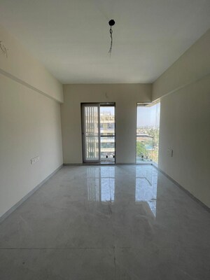 Room in 2 BHK Apartment at Agarwal And Doshi Complex, Vasai West – for Sale