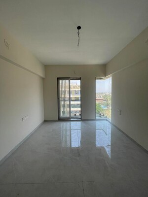 Room in 2 BHK Apartment at Agarwal And Doshi Complex, Vasai West – for Sale