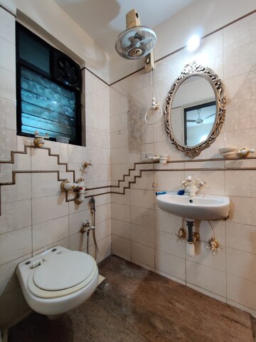 Bathroom in 1 BHK Apartment at Pali Hill – for Rent