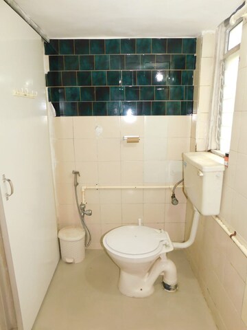 Attached Bathroom in 1 BHK Apartment at Pali Hill – for Rent