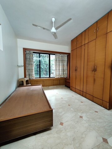 Room in 2 BHK Apartment at Santacruz West – for Sale