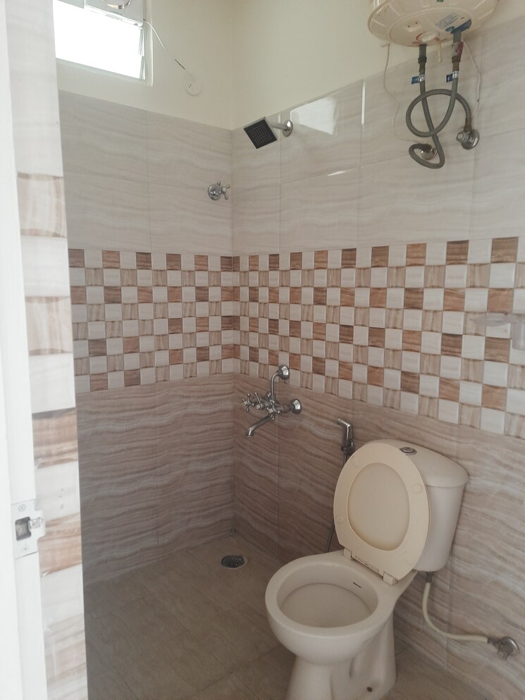 Bathroom, cox town 3 Bedroom 1600 Sq.Ft. Apartment In Cox Town Bangalore 8961680