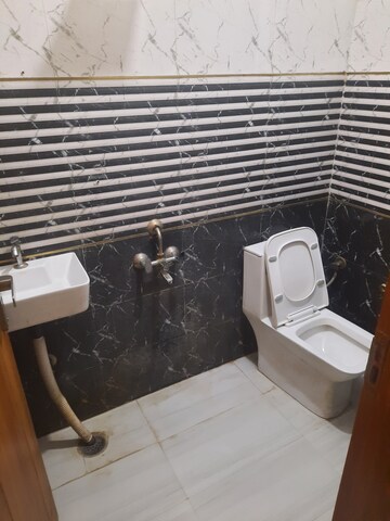 2 BHK Apartment For Rent in Bindal Enclave, Phi Iv Greater Noida