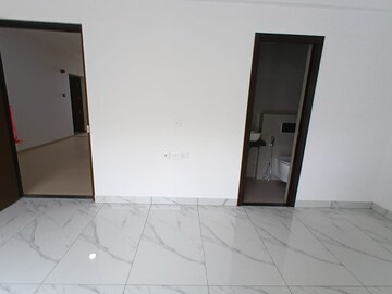 Room in 1 BHK Apartment at Raymond Ten X Habitat, Pokhran Road No Two – for Rent