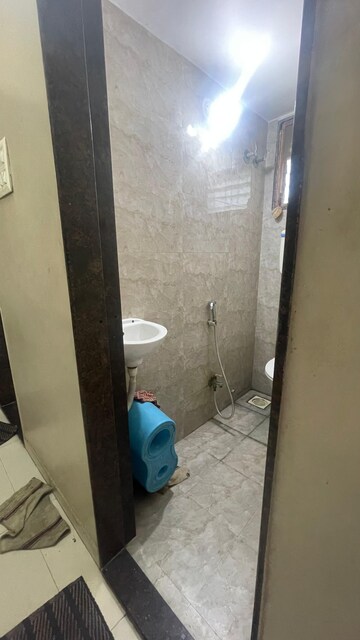 Attached Bathroom in 3 BHK Apartment at Jogeshwari West – for Rent