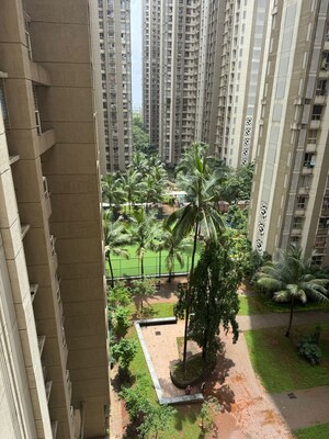 1.5 BHK Apartment For Sale in Lodha Amara, Kolshet Road