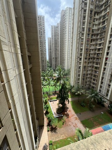 Balcony in 1.5 BHK Apartment at Lodha Amara, Kolshet Road – for Sale
