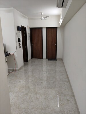 Room in 1 BHK Apartment at Lodha Amara, Kolshet Road – for Sale