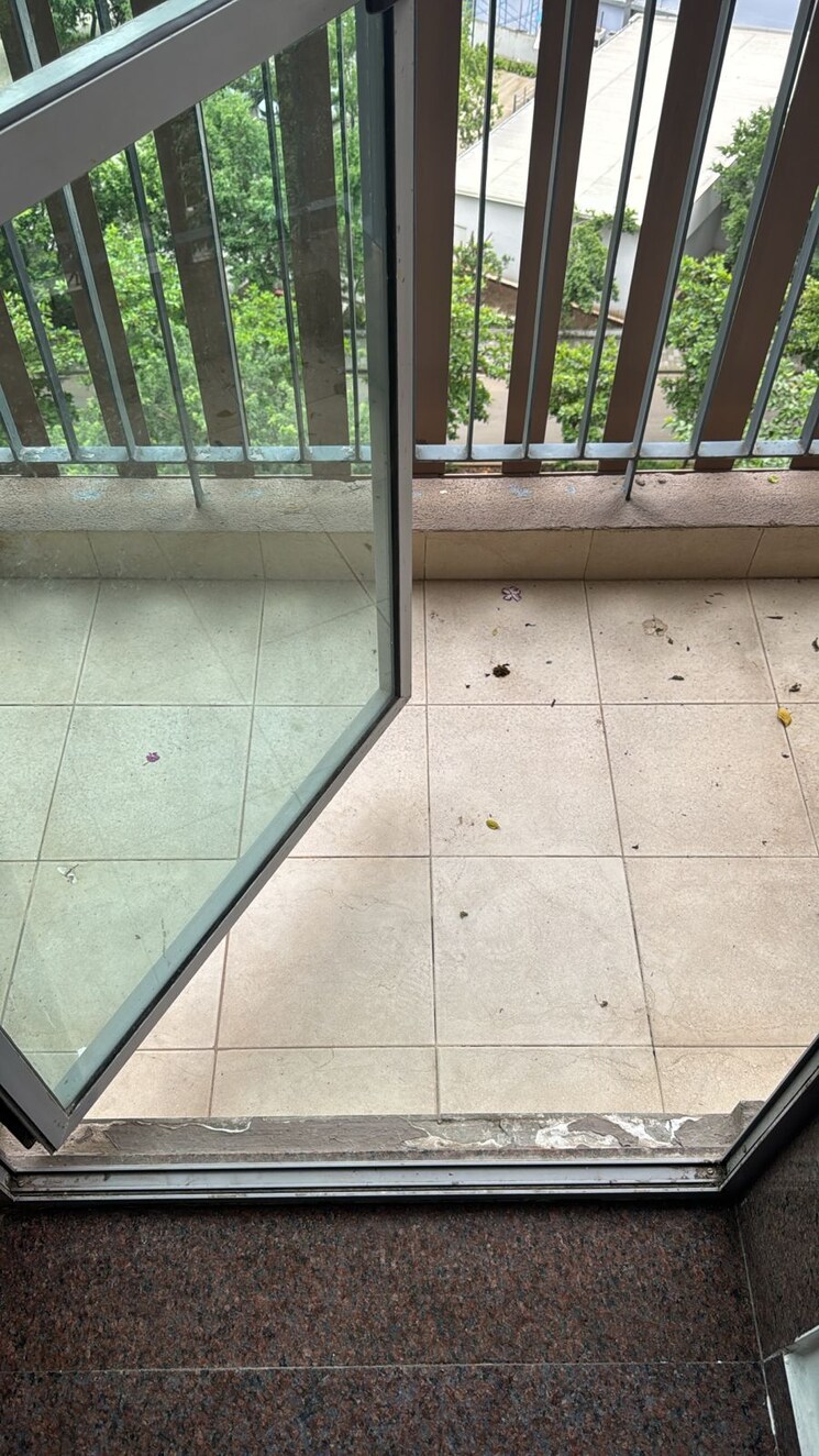 Balcony, kalpataru-the-sunrise 3 Bedroom 1070 Sq.Ft. Apartment In Kolshet Road Thane 8961753