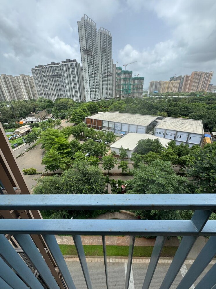 Balcony, kalpataru-the-sunrise 3 Bedroom 1070 Sq.Ft. Apartment In Kolshet Road Thane 8961753