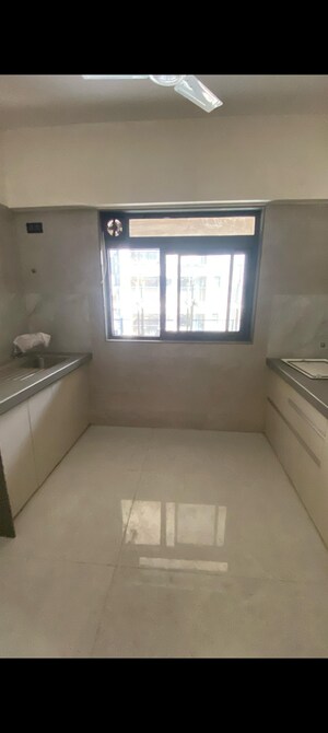 Room in 3 BHK Apartment at Santacruz West – for Sale