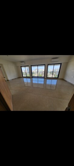 3 BHK Apartment For Sale in Mirchandani Triton