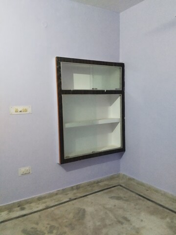 Room in 2 BHK Independent House at Gomti Nagar – for Rent
