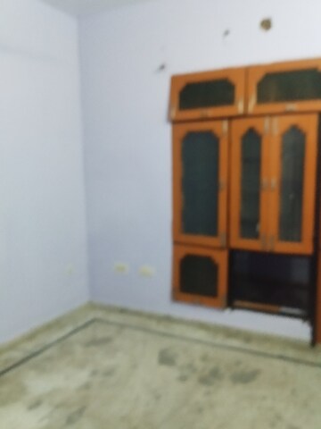 Room in 2 BHK Independent House at Gomti Nagar – for Rent