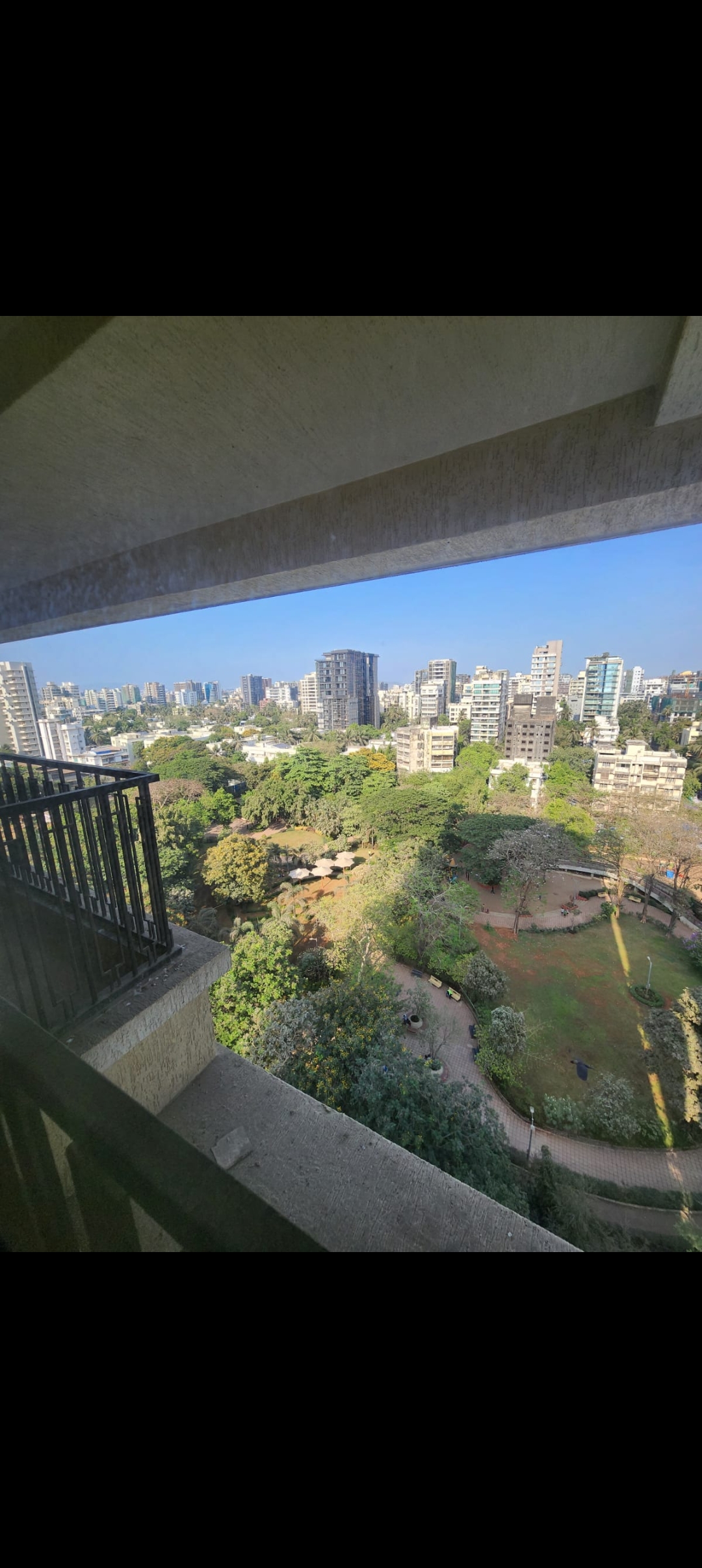 6 BHK 3000 Sq.Ft. Apartment in Mirchandani Triton