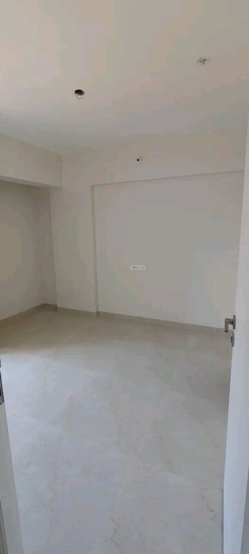 Room in 1 BHK Apartment at Pushpanjali Heights, Owale – for Rent