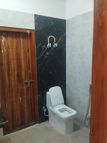 Furnished Amenities in 2 BHK Independent House at Viraj Khand – for Rent