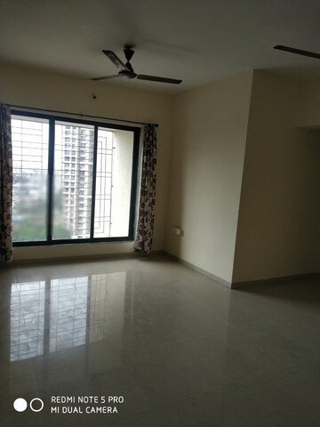 Room in 3 BHK Apartment at Maison Tarangan, Kasarvadavali – for Rent