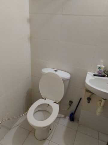 Bathroom in 2 BHK Apartment at Omaxe Residency, Gomti Nagar – for Sale