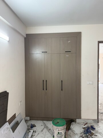 Room in 3.5 BHK Builder Floor at Smart World Gems, Sector 89 – for Rent