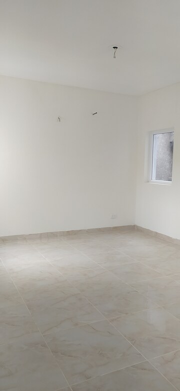 Building Lobby in 6+ BHK Villa at BPTP Parkland, Sector 75 – for Rent
