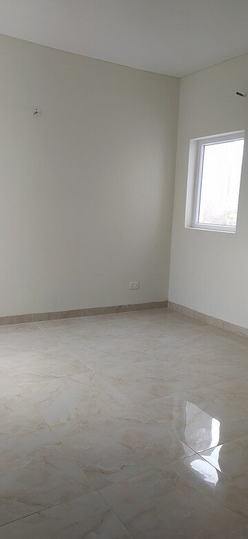 Room in 6+ BHK Villa at BPTP Parkland, Sector 75 – for Rent