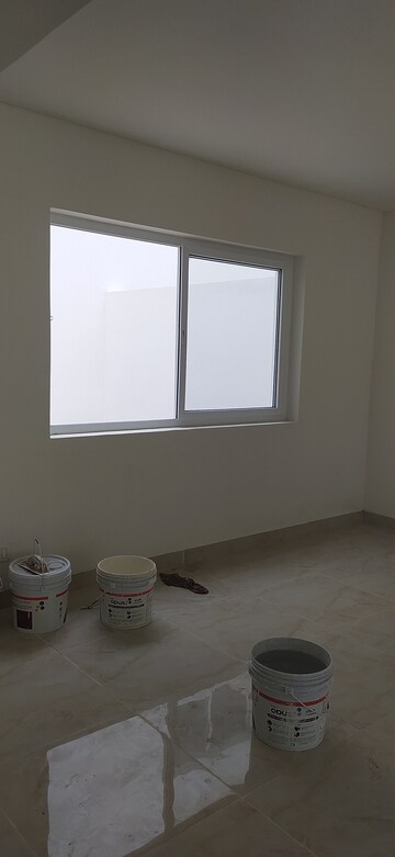 Room in 6+ BHK Villa at BPTP Parkland, Sector 75 – for Rent