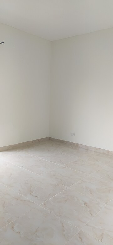 Building Lobby in 6+ BHK Villa at BPTP Parkland, Sector 75 – for Rent
