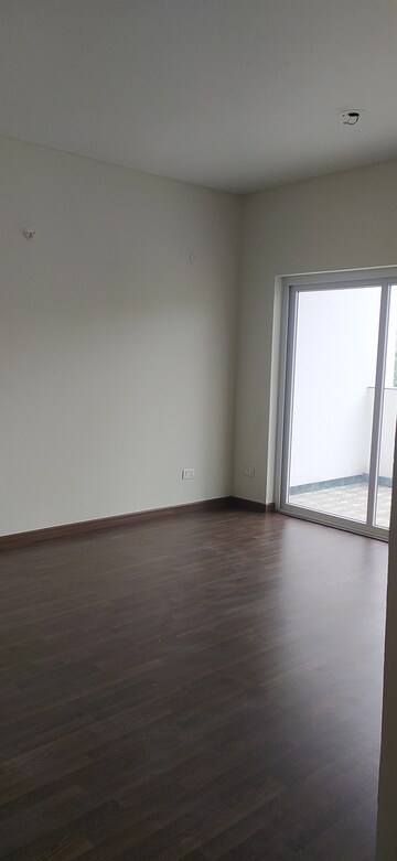 Room in 6+ BHK Villa at BPTP Parkland, Sector 75 – for Rent
