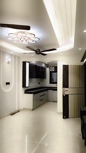 Building Lobby in 2 BHK Builder Floor at Govindpuri – for Sale