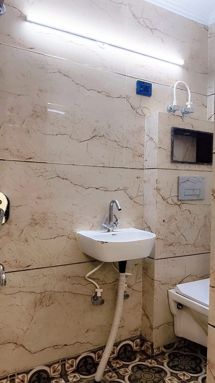 Bathroom, govindpuri 2 Bedroom 590 Sq.Ft. Builder Floor In Govindpuri Delhi 8961855