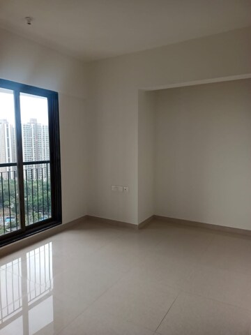 Room in 2 BHK Apartment at Runwal Eirene, Balkum Pada – for Rent