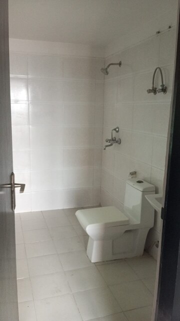 Bathroom in 2 BHK Apartment at Amrapali Eden Park, Sector 50 – for Rent